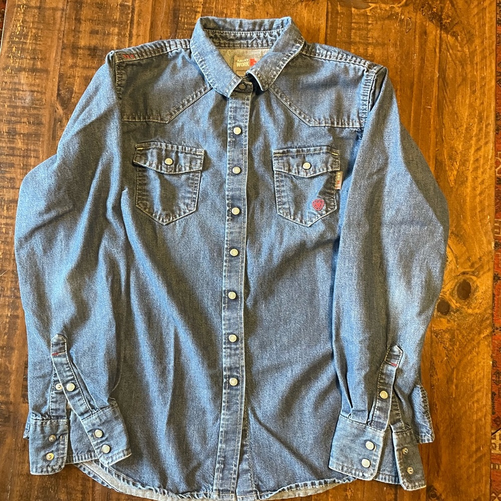 Women’s Ariat FR Denim Shirt- size L